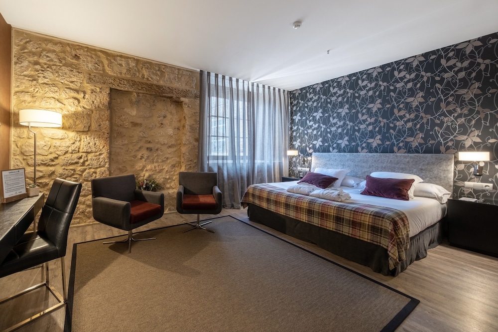 Habitación superior (Claustro) del hotel Castilla Termal Burgo De Osma. Foto 1