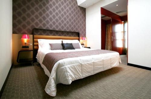 King Room with Spa and Exercise Equipment - Non - Smoking del hotel Sure by Best Western Turin City Centre