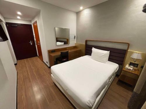 Habitación Individual - No fumadores del hotel Sure by Best Western Turin City Centre. Foto 4
