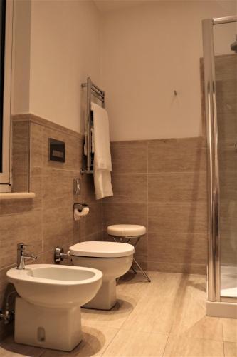 Habitación Doble Superior - 1 o 2 camas del hotel FIRENZE E CONTINENTALE. Foto 2