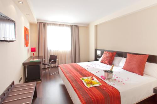 Habitación Doble - 2 camas del hotel Sercotel Aura Algeciras. Foto 1