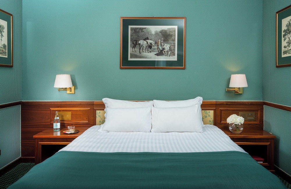 Habitación superior del hotel Leonardo Hotel Milan City Center. Foto 1