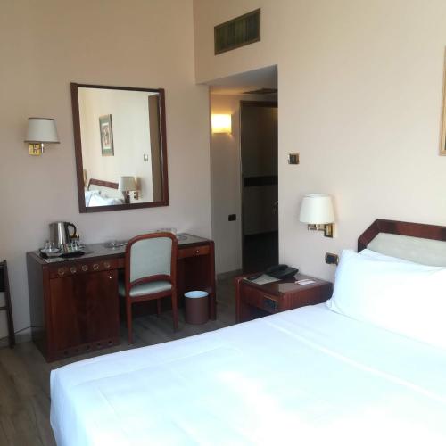 Habitación Doble del hotel Bristol. Foto 5