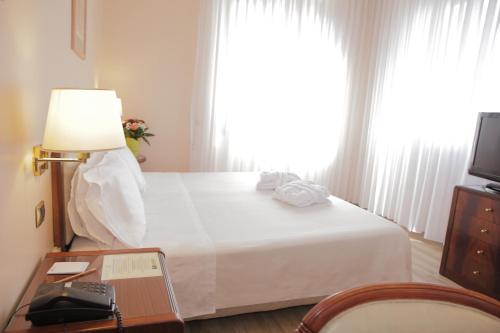 Habitación Doble del hotel Bristol. Foto 8