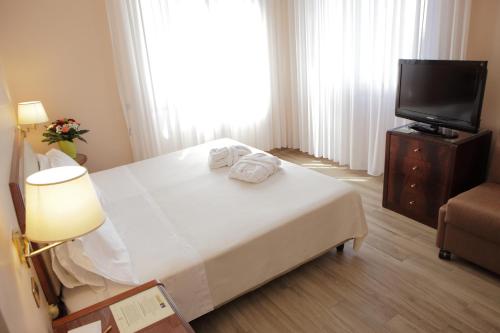 Habitación Doble del hotel Bristol. Foto 19