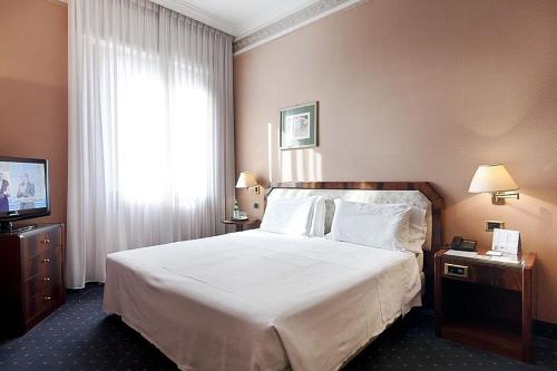 Habitación Triple del hotel Bristol. Foto 16