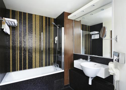 Dos habitaciones dobles adyacentes del hotel Mercure Paris Bastille Saint Antoine