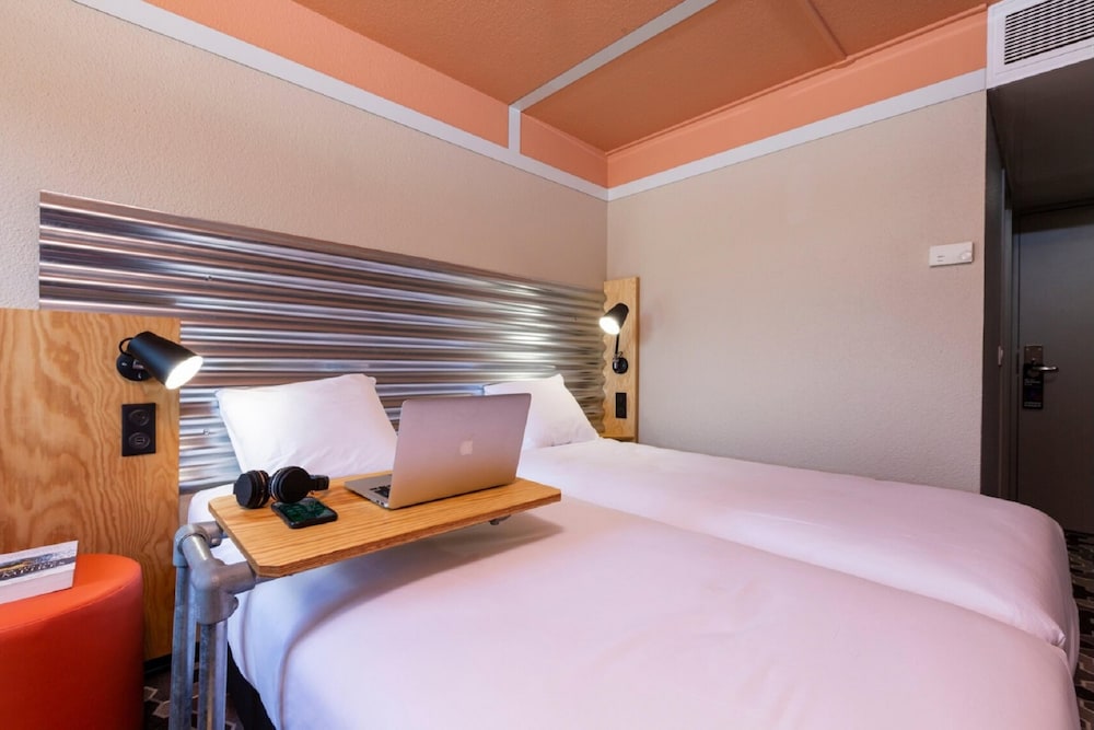 Habitación Standard con dos camas individuales del hotel Ibis Styles Bobigny Centre Préfecture. Foto 3