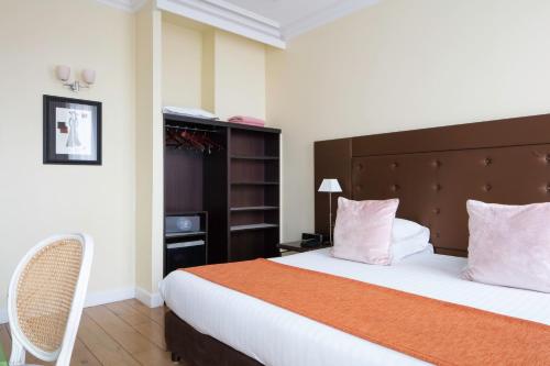 Habitación Doble Superior del hotel LE 123 ELYSEES. Foto 3