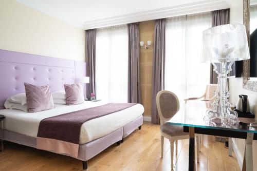 Habitación Doble Superior del hotel LE 123 ELYSEES. Foto 5