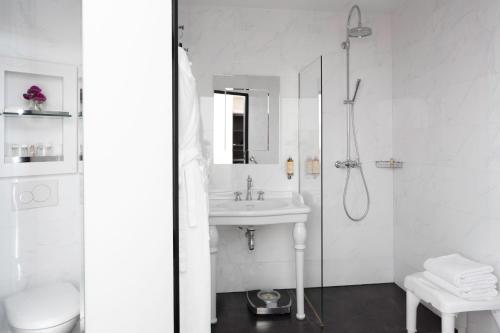Habitación Doble Superior - 2 camas del hotel LE 123 ELYSEES. Foto 2
