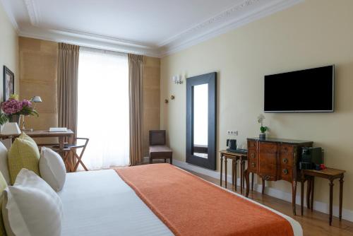 Habitación Familiar Privilege - 2 habitaciones del hotel LE 123 ELYSEES. Foto 6