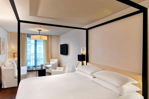 Suite Junior - 1 cama extragrande del hotel Le Metropolitan a Tribute Portfolio. Foto 3