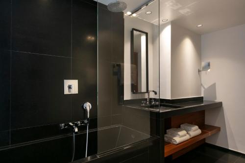 Prestige Twin Room with Partial Eiffel View del hotel Le Metropolitan a Tribute Portfolio. Foto 2