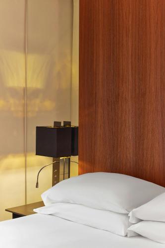 Habitación Doble Deluxe con balcón del hotel Le Metropolitan a Tribute Portfolio. Foto 5