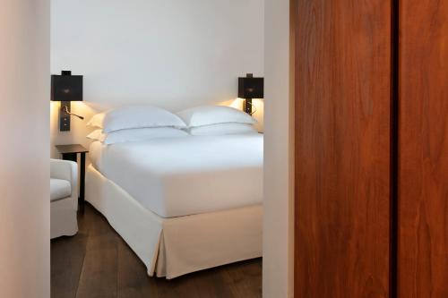 Habitación Superior - 1 cama extragrande del hotel Le Metropolitan a Tribute Portfolio