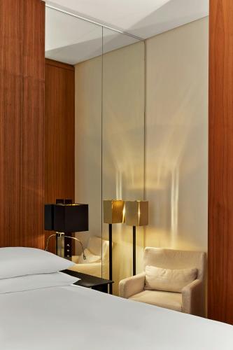 Prestige Queen Room with Partial Eiffel View del hotel Le Metropolitan a Tribute Portfolio. Foto 4