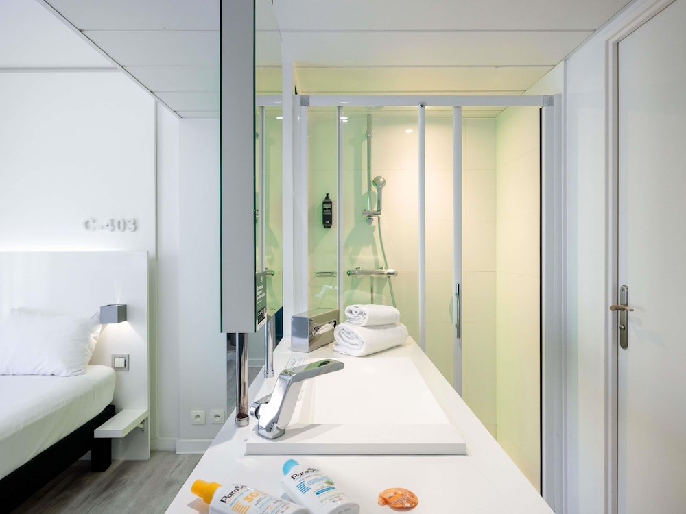 Habitación Clásica con 1 cama doble del hotel Ibis Styles Menton Centre. Foto 4