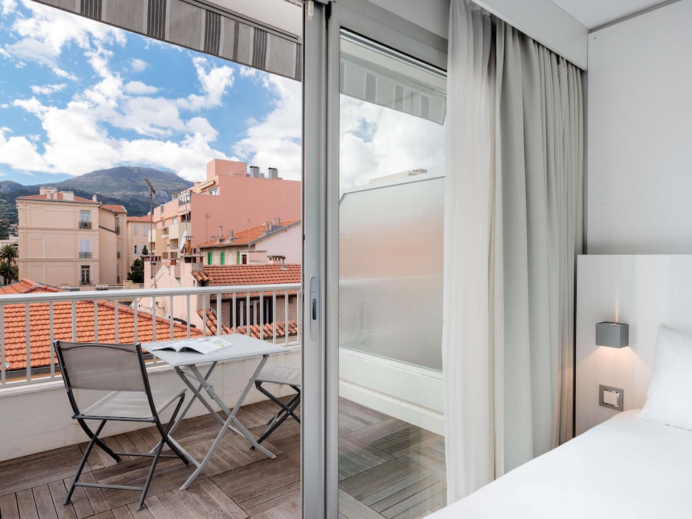 Habitación Clásica con 1 cama doble del hotel Ibis Styles Menton Centre. Foto 5