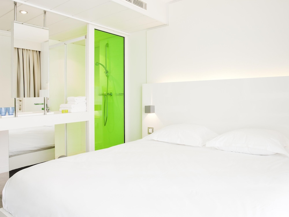 Habitación Clásica con 1 cama doble del hotel Ibis Styles Menton Centre. Foto 6