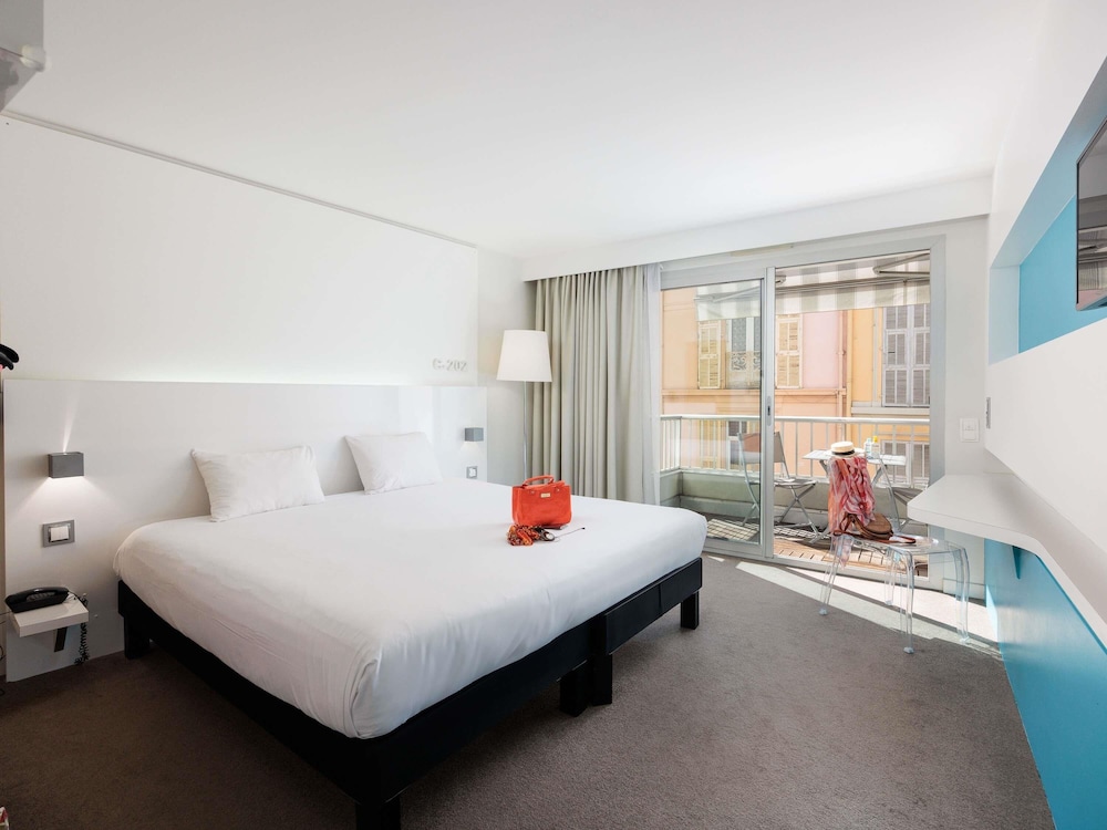 Habitación Doble Superior con Balcón del hotel Ibis Styles Menton Centre