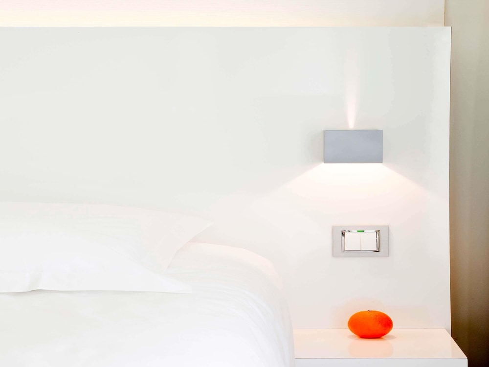 Habitación de 2 camas (100 x 200) con balcón del hotel Ibis Styles Menton Centre. Foto 6