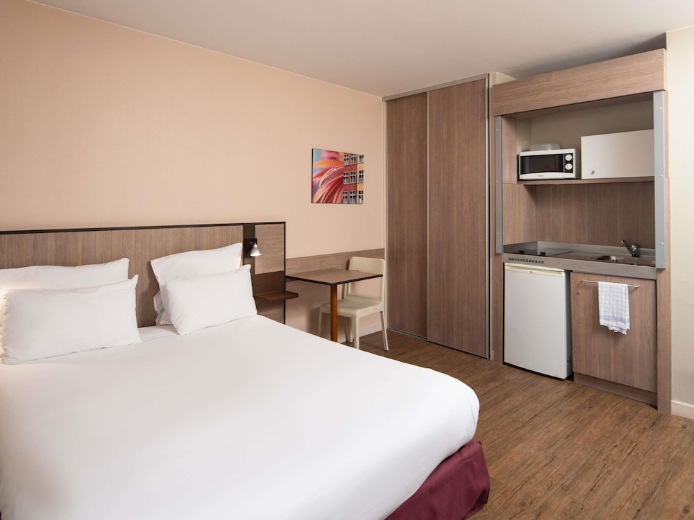Estudio con cama doble del hotel Adagio Access Lyon Centre Université. Foto 8