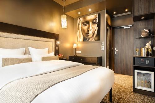 Habitación Doble Clásica del hotel B Montmartre. Foto 4