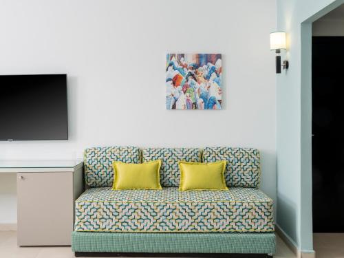 Habitación Doble Estándar con vistas al jardín del hotel Labranda Targa Club Aqua Parc. Foto 3