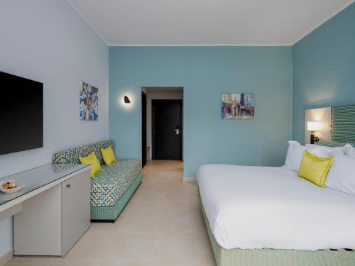 Habitación Doble Estándar - Vistas a la piscina del hotel Labranda Targa Club Aqua Parc. Foto 10