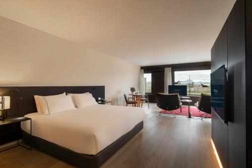 Suite Executive con acceso al spa del hotel Eurostars Pamplona. Foto 3