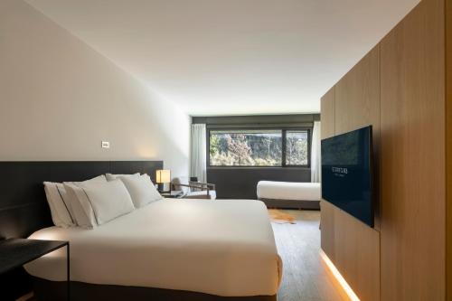 Habitación Triple Superior del hotel Eurostars Pamplona. Foto 2