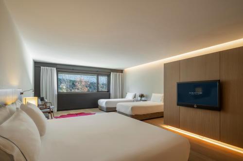 Habitación Cuádruple Superior del hotel Eurostars Pamplona. Foto 1