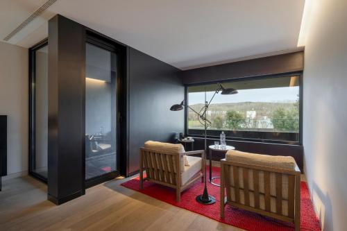 Habitación Doble Deluxe del hotel Eurostars Pamplona. Foto 2