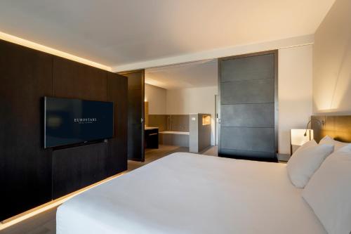 Habitación Doble Deluxe - 1 o 2 camas del hotel Eurostars Pamplona. Foto 4