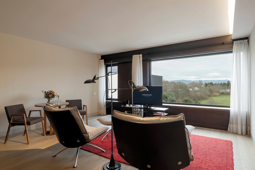 Suite Ejecutiva del hotel Eurostars Pamplona. Foto 1
