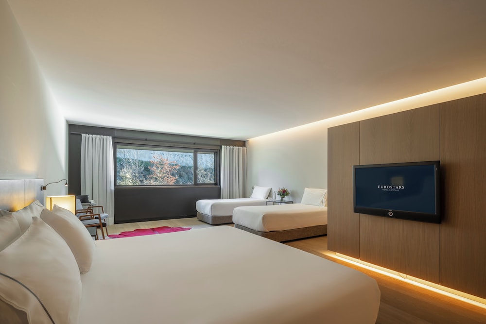 Habitación Familiar del hotel Eurostars Pamplona. Foto 2