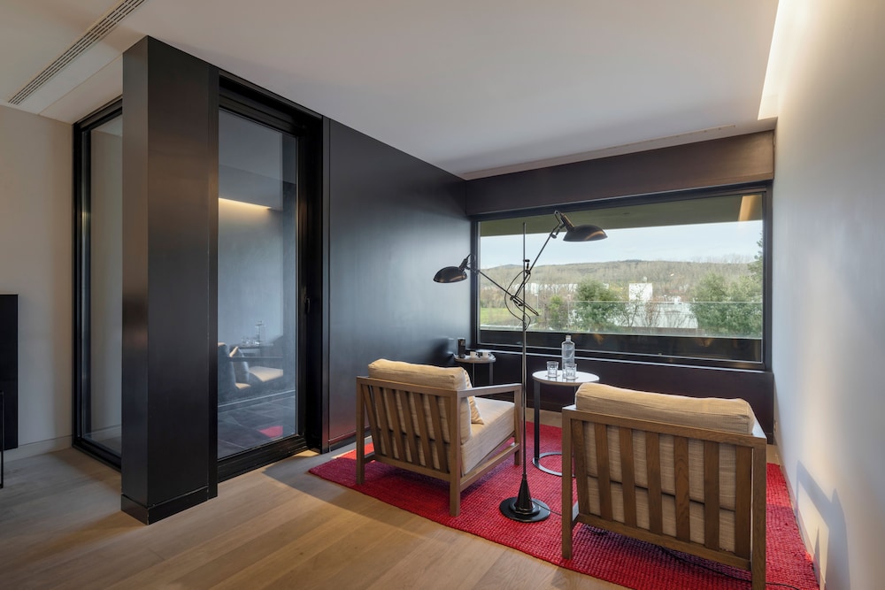 Habitación Grand (Deluxe) del hotel Eurostars Pamplona. Foto 1