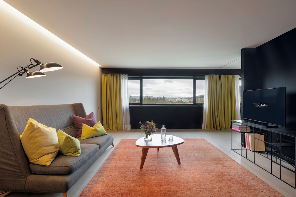 Suite Grand del hotel Eurostars Pamplona. Foto 2