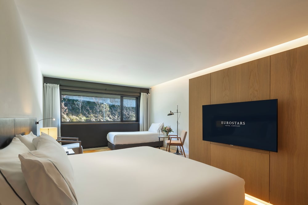 Habitación Triple Superior del hotel Eurostars Pamplona