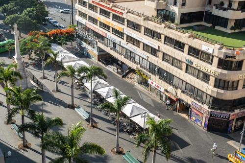 Double or Twin Room with City View del hotel Adonis Capital. Foto 1