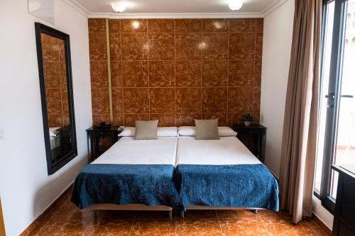 Exterior Basic Double or Twin Room with Balcony del hotel Adonis Capital. Foto 18