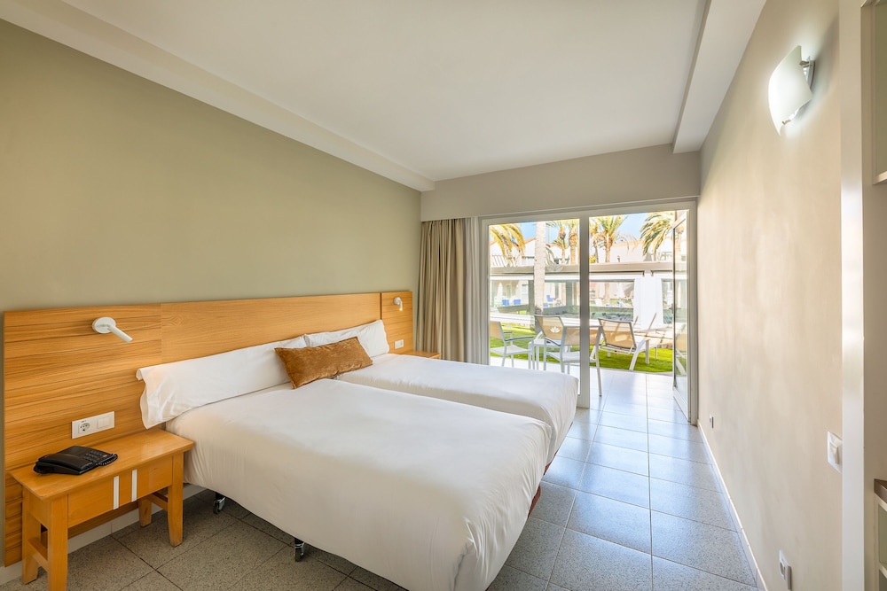 Habitación doble, balcón del hotel LIVVO Koala Garden. Foto 1