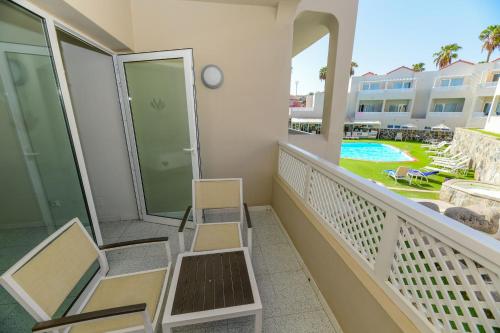 Habitación Doble con balcón del hotel LIVVO Koala Garden. Foto 17