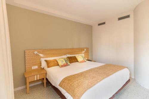 Habitación doble superior con balcón para uso individual y monoparental del hotel LIVVO Koala Garden. Foto 1