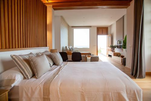 Suite con vistas al mar del hotel El Patio. Foto 4