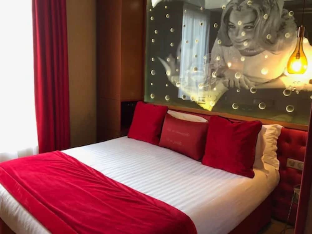 Face to face del hotel Les Bulles de Paris. Foto 2