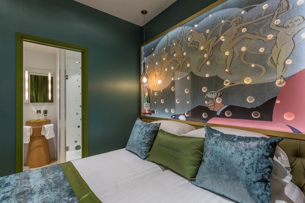 Habitación clásica del hotel Les Bulles de Paris. Foto 4