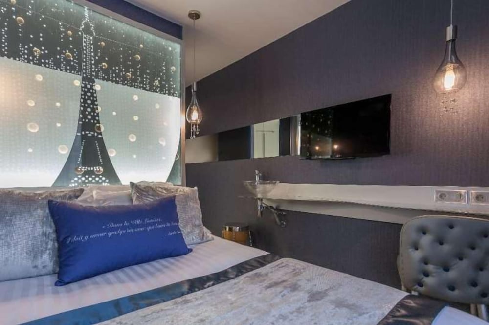 Habitación individual del hotel Les Bulles de Paris. Foto 1