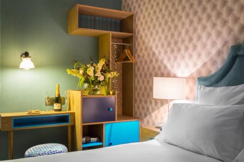 Habitación Doble Cosy del hotel La Parizienne By Elegancia. Foto 8